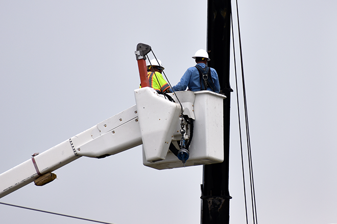 PROMO 660 x 440 Miscellaneous - Power Electric Lineman Repair Pole Line - Chris Sorensen