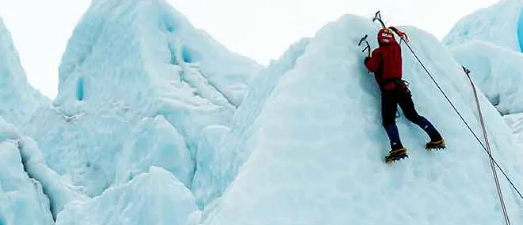 2018-12-25 PICT LP 64J1 Ice Climbing - Robert Baker - unsplash Ice Climbing - Robert Baker - unsplash
