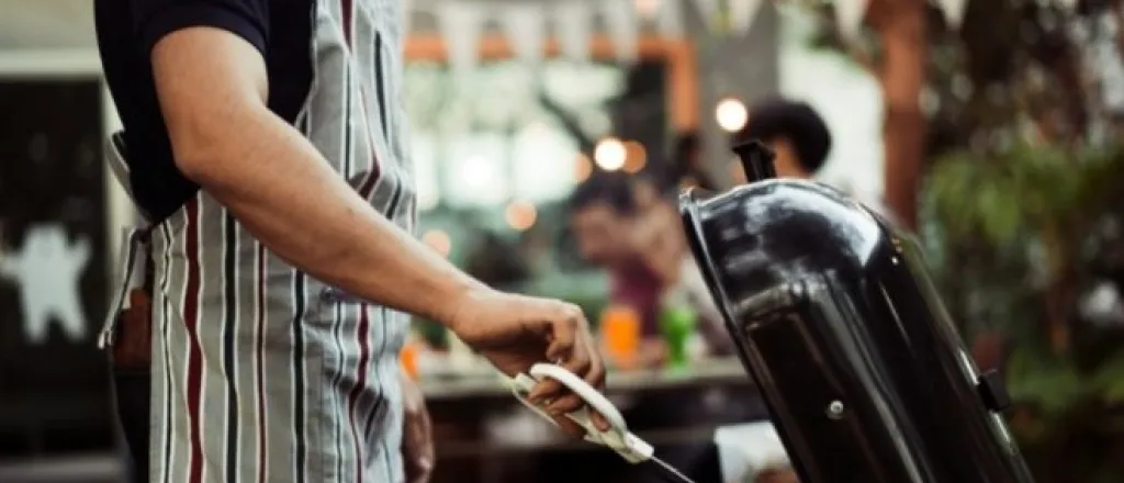 Tips For Hosting a BBQ Party For a Large Crowd Tips For Hosting a BBQ Party For a Large Crowd