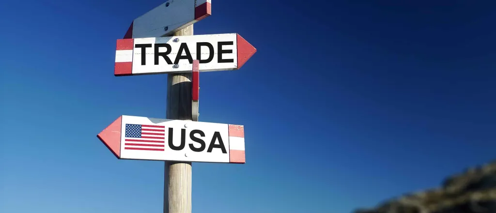 PROMO 64J1 Business - Economy Trade War United States Sign - iStock - Darwel
