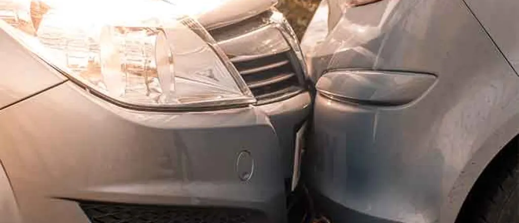 PROMO 64J1 Law - Car Crash Bumper - iStock PROMO Law - Car Crash Bumper - iStock