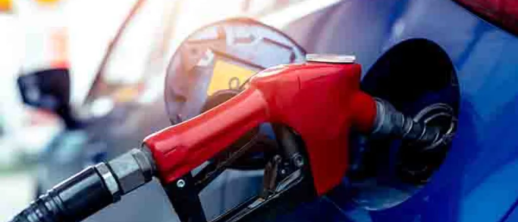 PROMO 64J1 Energy - Gasoline Pump Car Fuel - iStock - Fahroni