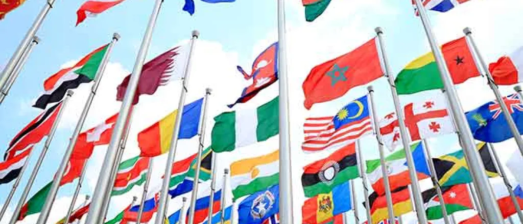 PROMO 64J1 Flag - International Flags Global National - iStock 123ArtistiImages PROMO 64J1 Flag - International Flags Global National - iStock - 123ArtistiImages