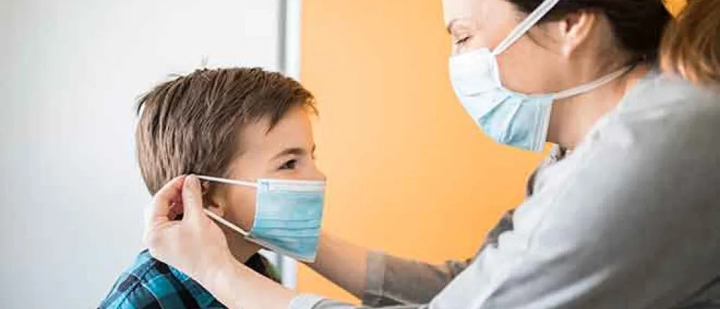 PROMO 64J1 Health - Mask Child Mother COVID-19 Coronavirus People Family - iStock - vlada_maestro PROMO Health - Mask Child Mother COVID-19 Coronavirus People Family - iStock - vlada_maestro