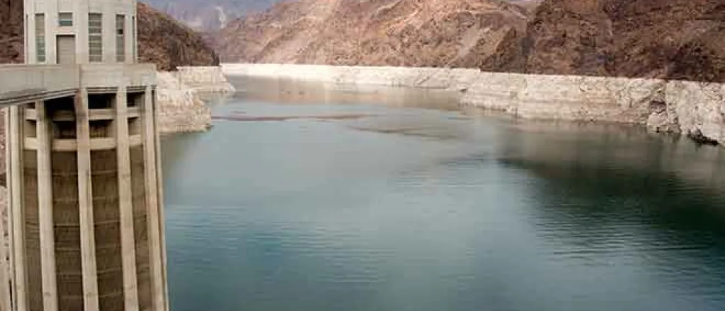PROMO 64J1 Miscellaneous - Hoover Dam Colorado River Drought - iStock - ngc4565 PROMO Miscellaneous - Hoover Dam Colorado River Drought - iStock - ngc4565