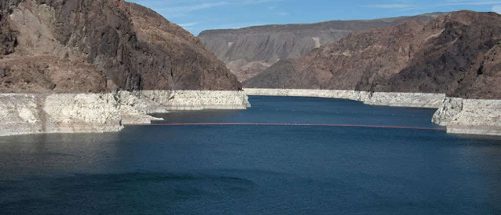 PROMO 660 x 440 Miscellaneous - Lake Mead Hoover Dam Colorado River - Wikimedia - Waycool27 - public domain