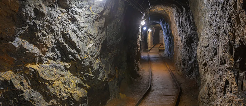 PROMO 660 x 440 Miscellaneous - Mine Tunnel Rail - iStock - svedoliver