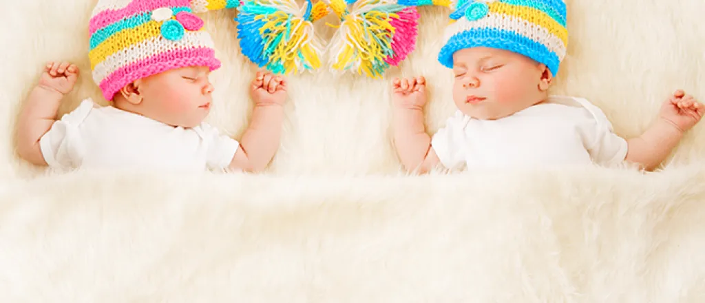 PROMO 660 x 440 People - Baby Boy Girl Shower Sleeping - iStock