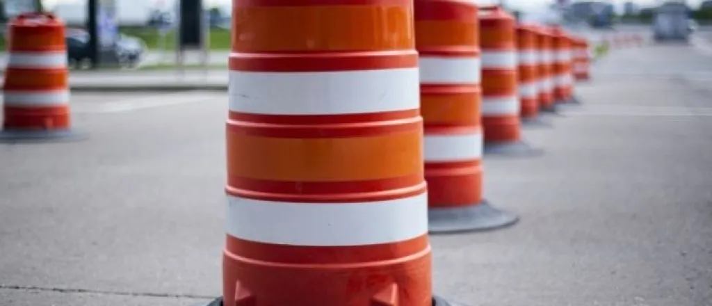 Rules of the Road When Driving Through Construction Zones Rules of the Road When Driving Through Construction Zones
