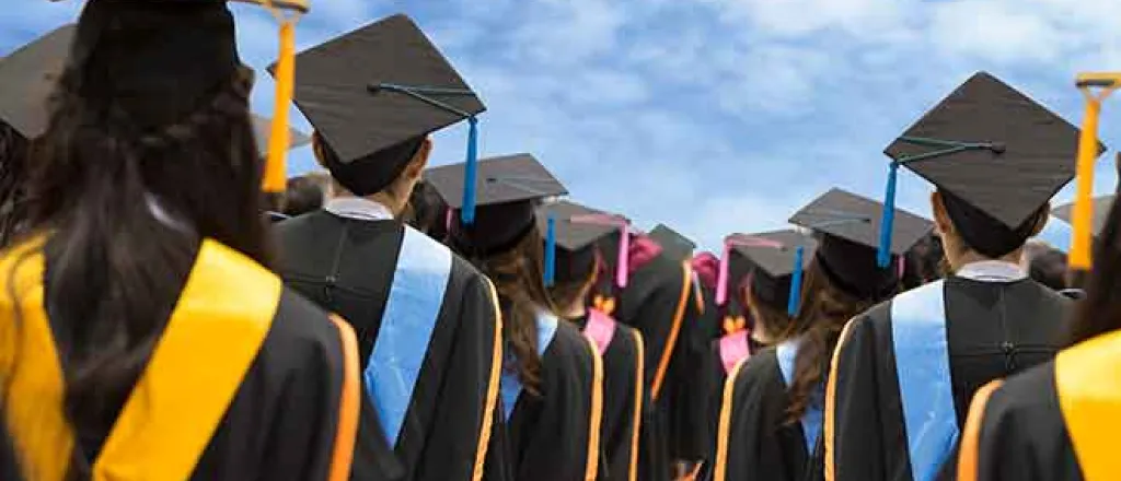 PROMO 64J1 Education - Graduates Graduation People School Degree Learning - iStock - nirat PROMO Education - Graduates Graduation People School Degree Learning - iStock - nirat