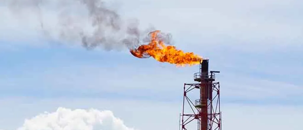 PROMO Energy - Gas Oil Flaring Flame Fire Methane - iStock - Ianolan