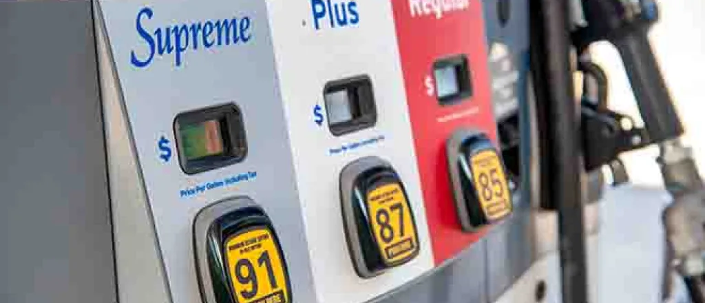 PROMO 64J1 Energy - Gasoline Pump Oil - iStock - jovannig