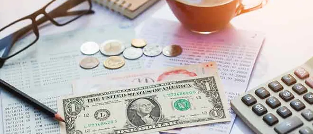 PROMO 64J1 Finance - Money Dollar Calculator Glasses Statement Bank - iStock - Mamphotography PROMO Finance - Money Dollar Calculator Glasses Statement Bank - iStock - Mamphotography