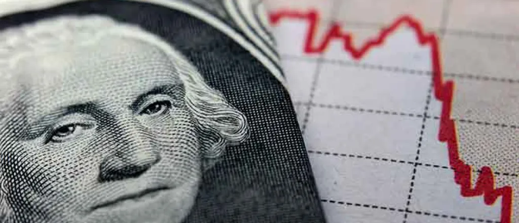 PROMO 64J1 Finance - Money Dollar Chart Decline Graph- iStock - claffra PROMO Finance - Money Dollar Chart Decline Graph- iStock - claffra