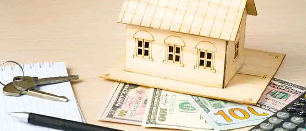 PROMO 64J1 Finance - Money House Caclulator Keys Pen Paper - iStock - Motizova PROMO Finance - Money House Caclulator Keys Pen Paper - iStock - Motizova