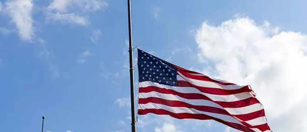 PROMO 64J1 Flag - Half Staff Mast US United States - iStock - michelmond PROMO Flag - Half Staff Mast US United States - iStock - michelmond