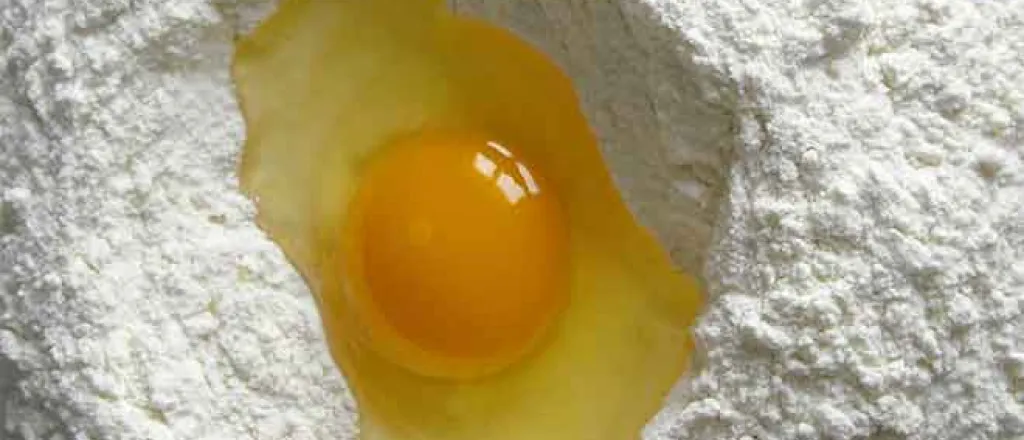 PROMO 64J1 Food - Cooking Egg Flour dough - flickrcc - Leda - public domain