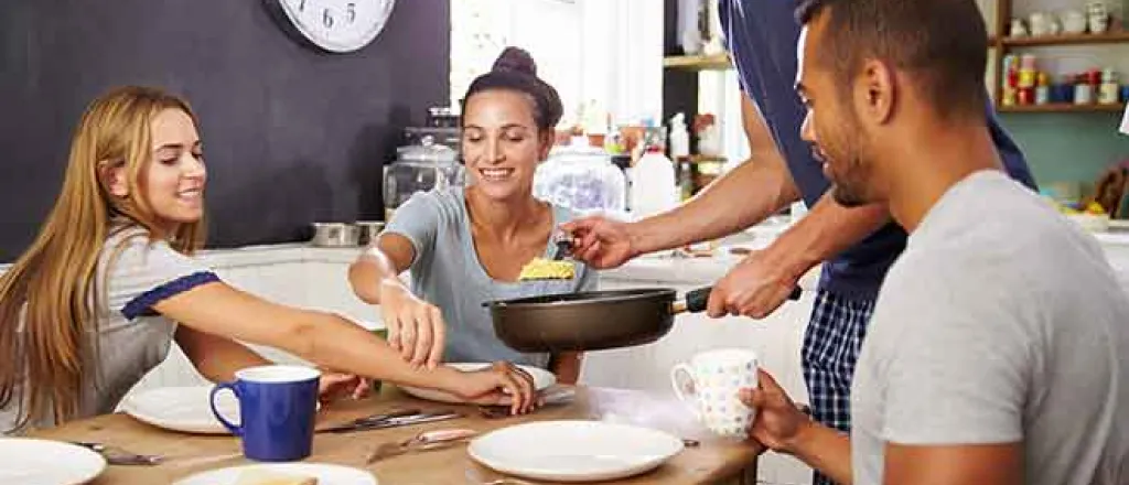 PROMO Food - Cooking Home Kitchen Breakfast People - iStock - monkeybusinessimages
