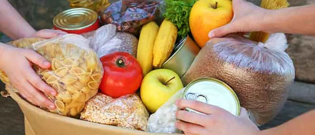 PROMO 64J1 Miscellaneous - Food Basket Donation Box Hands Welfare People - iStock - Mukhina1 PROMO 64J1 Miscellaneous - Food Basket Donation Box Hands Welfare People - iStock - Mukhina1