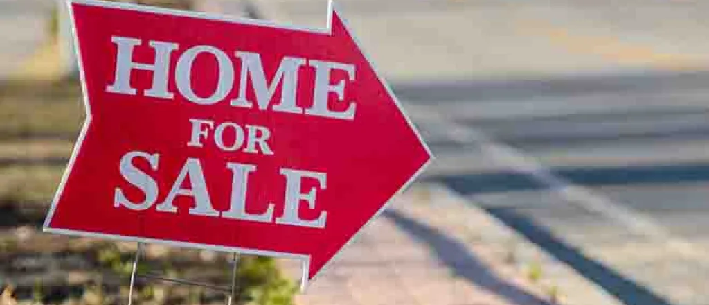 PROMO 64J1 Miscellaneous - Real Estate Sign Home for Sale - iStock - Jeff Manes PROMO Miscellaneous - Real Estate Sign Home for Sale - iStock - Jeff Manes