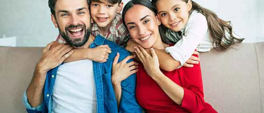 PROMO 64J1 People - Family Mom Dad Mother Father Kids Children - iStock - Povozniuk PROMO People - Family Mom Dad Mother Father Kids Children - iStock - Povozniuk