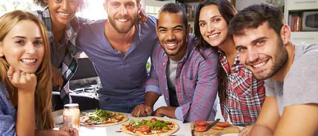 PROMO People - Food Cooking at Home Pizza - iStock - monkeybusinessimages