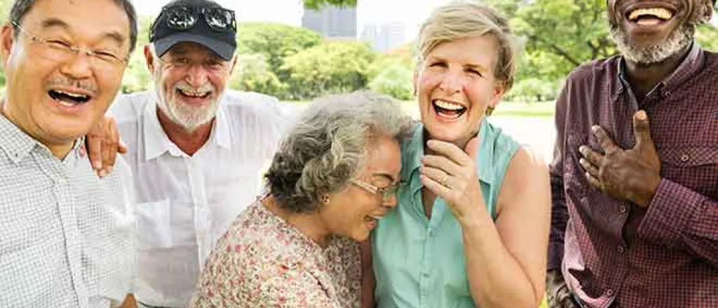 PROMO People - Senior Citizen Outdoor Laughing - iStock - Rawpixel Ltd