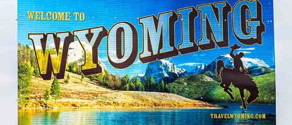 PROMO 64J1 States - Wyoming Welcome to Wyoming Sign - iStock - krblokhin PROMO 64J1 States - Wyoming Welcome to Wyoming Sign - iStock - krblokhin