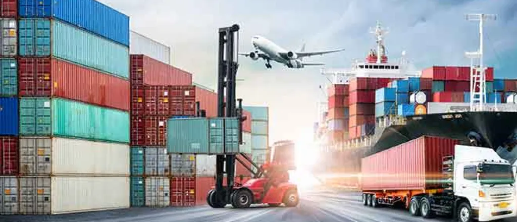 PROMO 64J1 Transportation - Semi Truck Airplane Forklift Cargo Ship Containers Road Port - iStock - Tryaging PROMO Transportation - Semi Truck Airplane Forklift Cargo Ship Containers Road Port - iStock - Tryaging