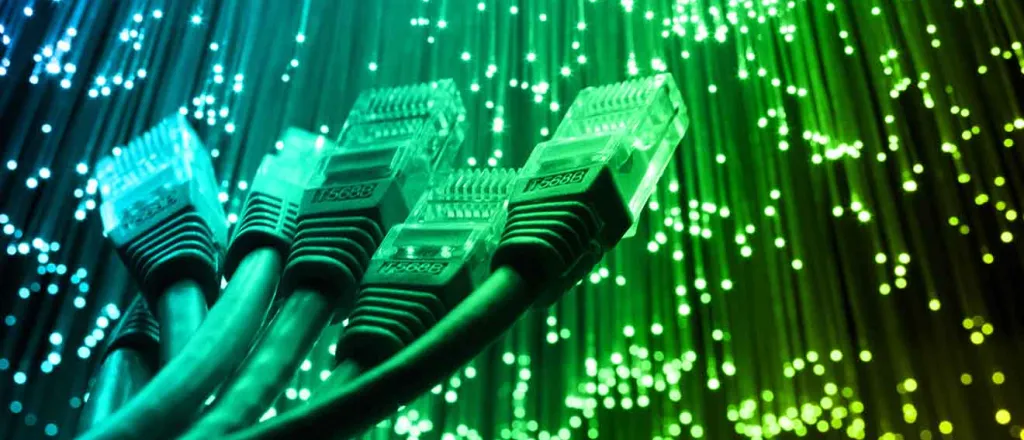 PROMO 64J Technology - Network Cable Fiber Optic Comunication - iStock - arcoss PROMO Technology - Network Cable Fiber Optic Comunication - iStock - arcoss