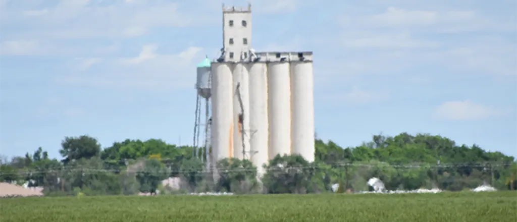 PROMO 660 x 440 Agriculture - Wheat Green Elevator Eads Kiowa County - Chris Sorensen