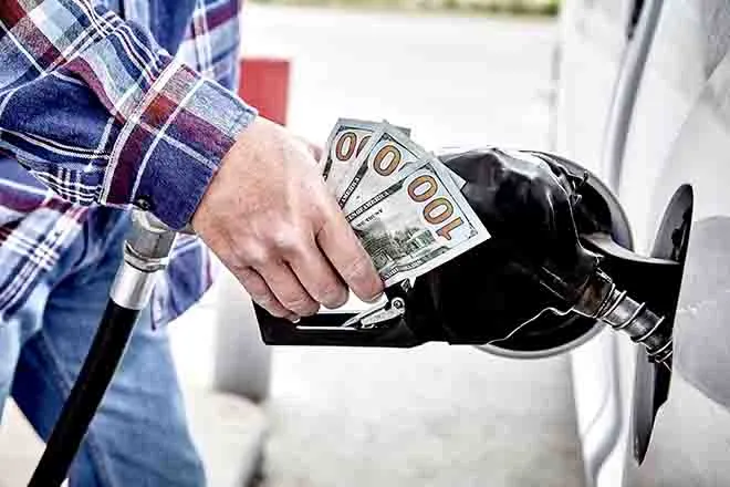 PROMO 64J1 Energy - Gasoline pump fuel money cash transportation - iStock - wingedwolf PROMO 64J1 Energy - Gasoline pump fuel money cash transportation - iStock - wingedwolf