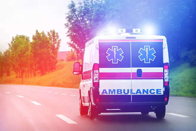 PROMO 660 x 440 Miscellaneous - Ambulance Medical Lights Road Health - iStock - OgnjenO