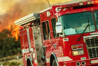 PROMO 64J1 Fire - Truck Engine Wildfire - iStock - welcomia PROMO 64J1 Fire - Truck Engine Wildfire - iStock - welcomia