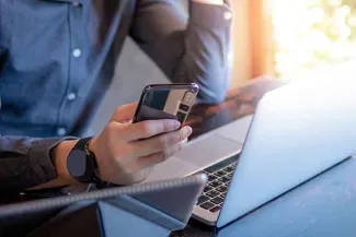 PROMO 64J1 Technology - Computer Phone Tablet Smart Phone - iStock - Zaephyr18 PROMO Technology - Computer Phone Tablet Smart Phone - iStock - Zaephyr18