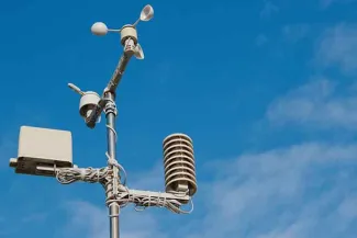 PROMO 64J1 Weather - Station Wind Speed Direction Rain Temperature - iStock - Simon J Beer PROMO Weather - Station Wind Speed Direction Rain Temperature - iStock - Simon J Beer