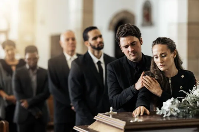 How to formally welcome guests at a funeral