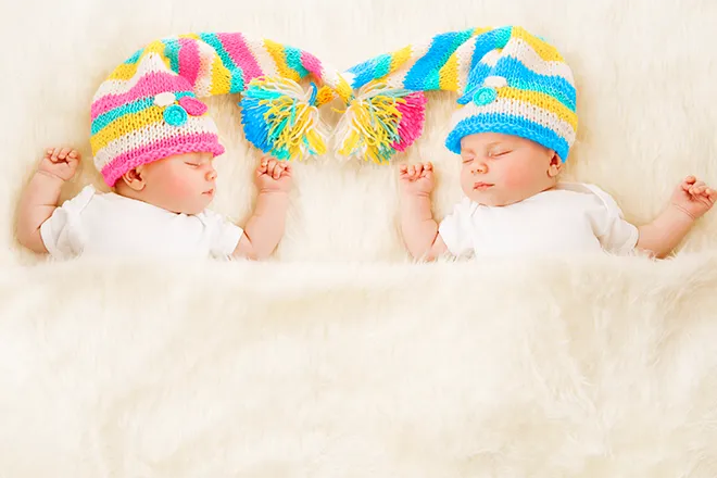 PROMO 660 x 440 People - Baby Boy Girl Shower Sleeping - iStock