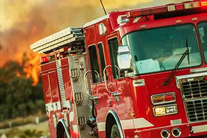 PROMO 64J1 Fire - Truck Engine Wildfire - iStock - welcomia