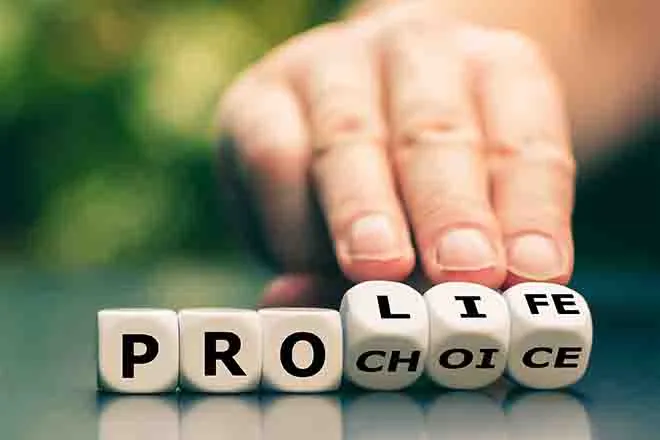 PROMO Health - Abortion Words Pro Life Choice - iStock - Fokusiert