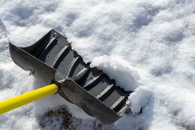 PROMO Weather - Snow Shovel Ice Cold Winter - iStock - sanfel