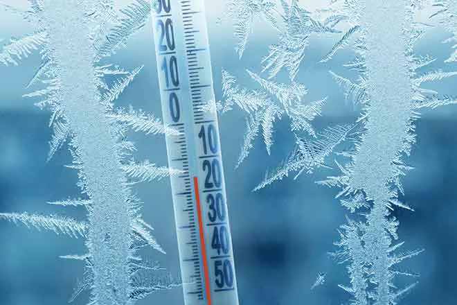 PROMO Weather - Thermometer Cold Snow Ice Temperature - iStock - Andrei310